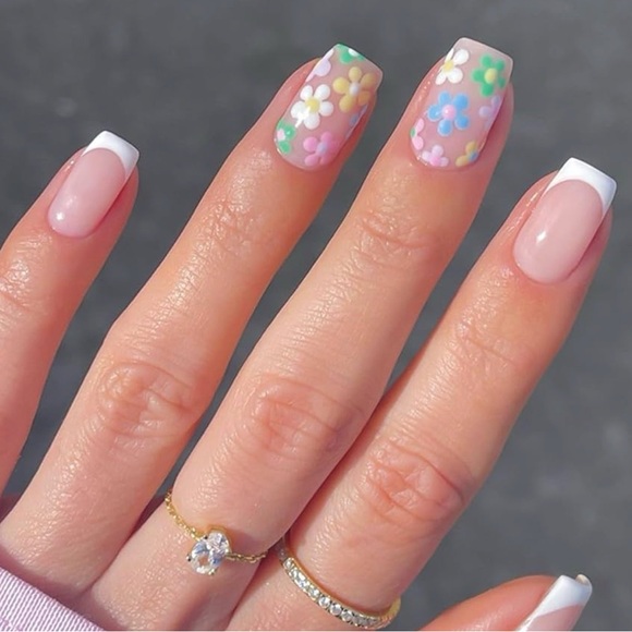 Other - Pastel Daisy Floral Press-On Nails | 24-Piece Set + Glue & Prep Kit